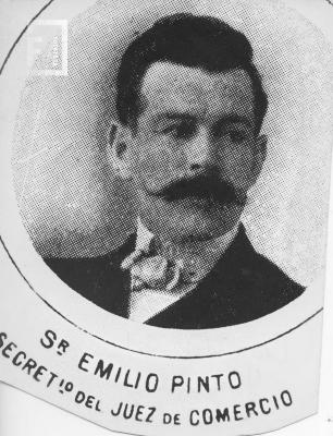 Sr. Emilio Pinto, secretario del Juez de Comercio