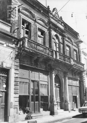 //Altos de Frugone//, B. Mitre 228-230-234, demolida en 1971. Ex edificio de Tribunales.