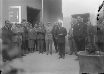 Grupo de profesores Colegio Nacional con el ex-rector Martín Giménez (entre ellos Emma Mosto) - Foto alrededor de 1925