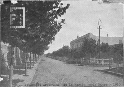 El Boulevard Argentino (Avda. M. Moreno entre Mitre y Belgrano)