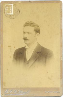 Guillermo M. Mooney Suffern, esposo de Anita Terrasson
