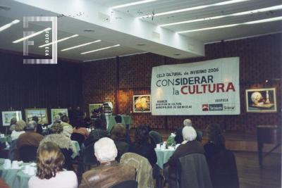 Auditorio Municipal. Café Literario, muestra de Burgos y entrega premios //Emma Mosto//