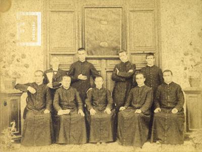 Grupo de sacerdotes Colegio Don Bosco