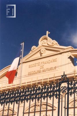 Frente del edificio de la Sociedad Francesa, inaugurado el 14 de julio de 1899.