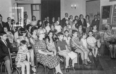 Entrega de premios Concurso Fotográfico y de Manchas Asoc. Cultural Rumbo, noviembre 1967