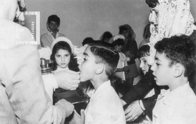 Niños Primera Comunión en Centro Misional María Madre de la Iglesia, octubre 1965