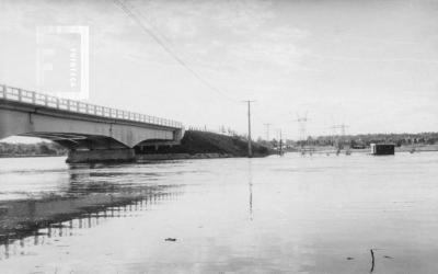 Puente sobre el arroyo Ramallo. Creciente de marzo de 1966