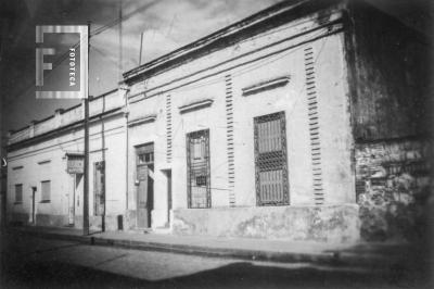 Casa de César Carlos Bustos. Ameghino 186 (antes de abrir negocio de fotografía)