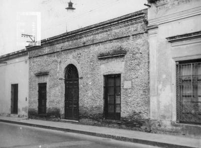 Casa de calle Nación 139 contigua a la Casa del Acuerdo, en donde vivió Doña Alcira Sánchez. Demolida en 1958