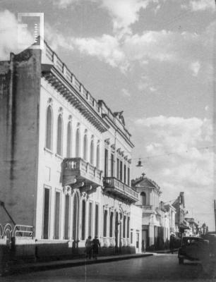Edificios Asilo San Hipólito y Hotel Español, calle Nación entre Rivadavia e Italia