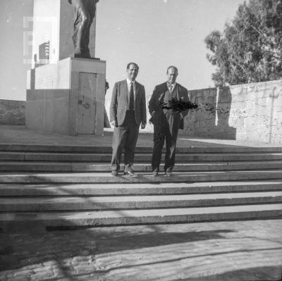 Sr. Cóccaro y José de la Torre en Monumento a Azopardo