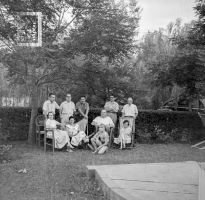 Grupo en cn casa de Glaría, Parque Avambae