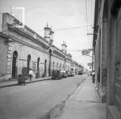 Mercado Grande o Mercado Sur visto desde calle Garibaldi hacia Almafuerte