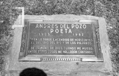 Placa conmemorativa Andrés del Pozo