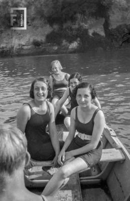 Grupo en canoa