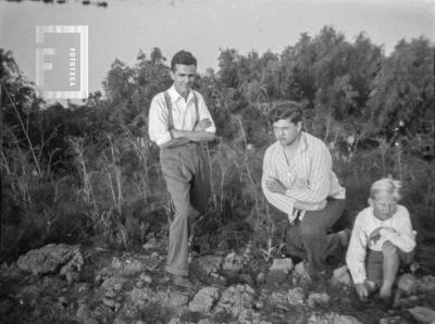 César C. Bustos, Jorge Varela y niño Buijs