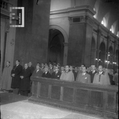 Tedeum 31 de mayo de 1952, Centenario del Acuerdo, interior iglesia, vista concurrencia