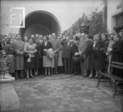 Entrega de placa de Centros Universitarios en Casa del Acuerdo, 31 de mayo de 1952