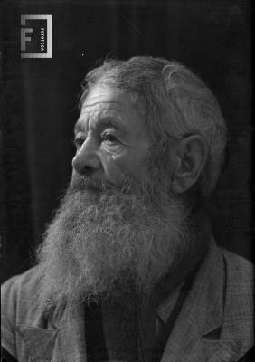 Retrato de Carlos Cursature, 1946 (anciano de barba y bufanda)