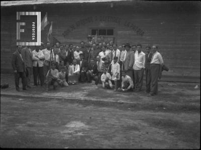 En Tiro Federal, 1934, grupo junto al polígono