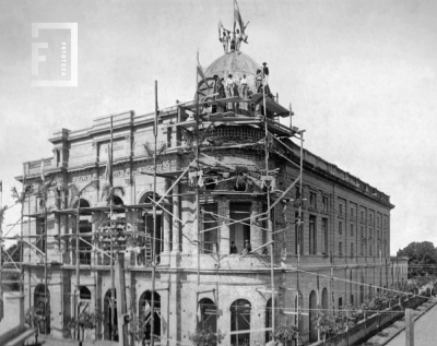 Construcción del teatro Rafael Aguiar