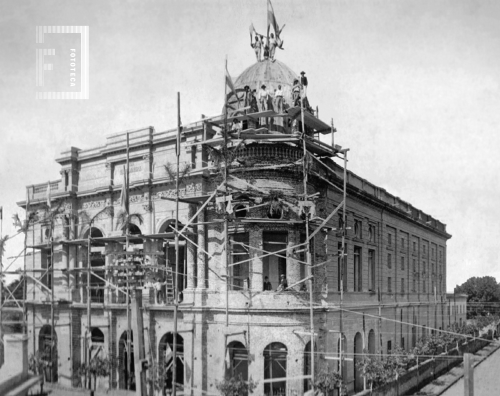 Construcción del teatro Rafael Aguiar