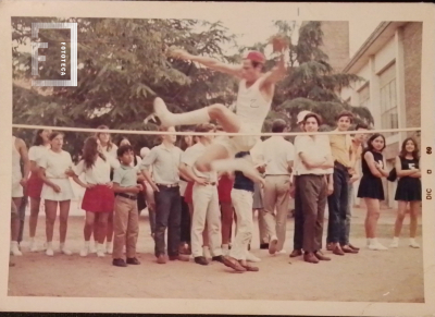 Actividad deportiva (salto) - Escuela técnica 