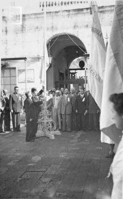 Acto escuela - izamiento bandera 