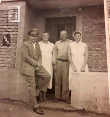 Familia en calle Terrassón