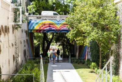 Bajada Belgrano con mural pintado