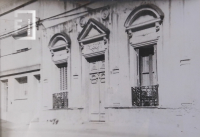 Frente del edificio en el que funcionó el asilo del Carmen
