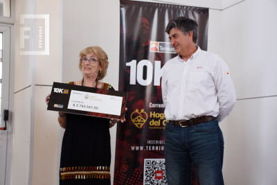 Entrega de la recaudación maratón 10K Ternium - Beneficiario Hogar del Carmen 