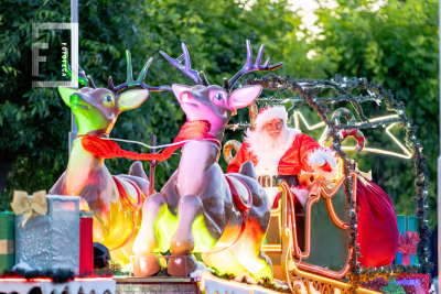 Papá Noel en trineo - caravana navideña 