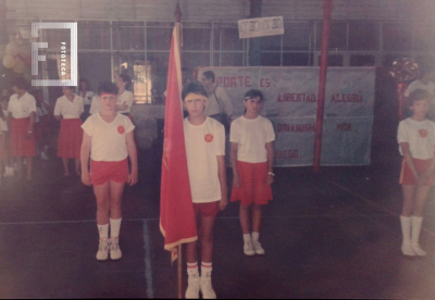Abanderado y escoltas en acto escolar - Gimnasio Club Belgrano 