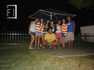 Grupo en la pileta - Camping Club Belgrano 