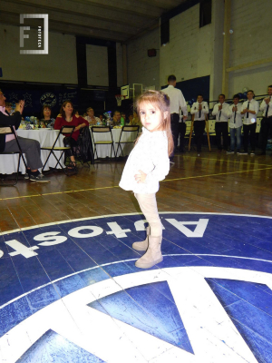 Niña posando - Gimnasio Club Somisa 