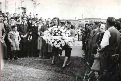 Ofrendas florales - Aniversario 59 La Emilia