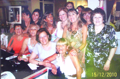 Grupo cenando en Club Regatas 