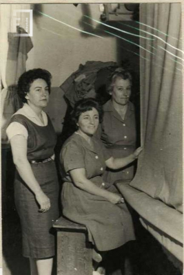 Tres amigas - Fábrica textil La Emilia 