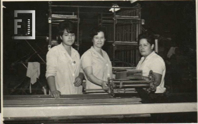 Compañeras de trabajo - Fábrica textil La Emilia