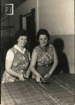 Compañeras - Fábrica Textil La Emilia