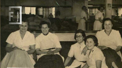 Compañeras sector zurcido - Fábrica textil La Emilia
