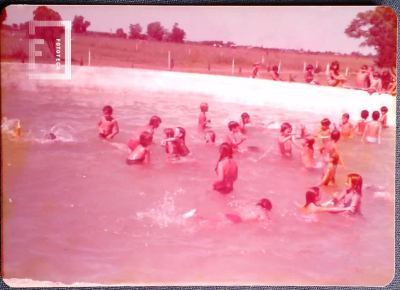 Niños en pileta - Club Belgrano