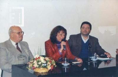 Miguel Migliarini, Alicia Cámpora y Piero de Vicari. Presentación del libro "El extraño envoltorio del loco Pablo"