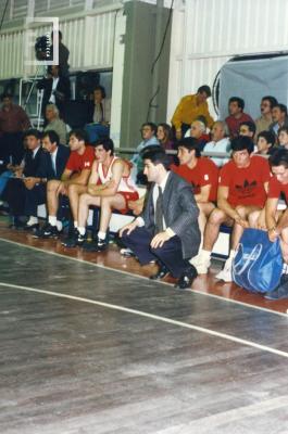 Julio Lamas, técnico argentino de básquet, en San Nicolás