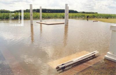 Creciente del Paraná (4, 66 m), costanera inundada