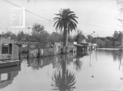 Creciente del Paraná, calle Guardias Nacionales inundada