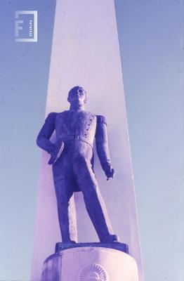 Estatua de Azopardo en su monumento