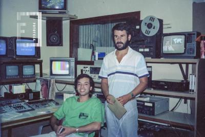Rubén Suárez y Alejandro Martínez en Sala de Control de Canal 2
