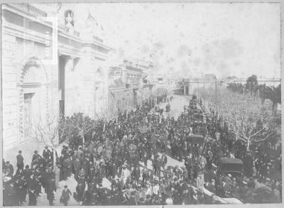 Calle Mitre frente a la Iglesia, 25 de Mayo de 1910
